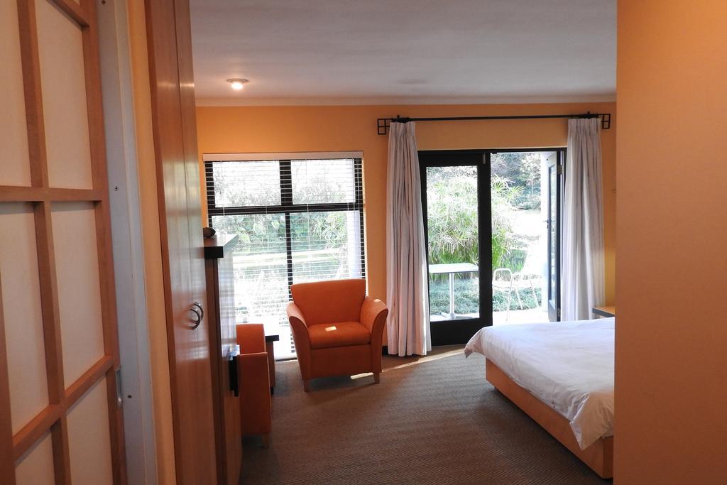 Willow Place Guest House Midrand Exteriör bild